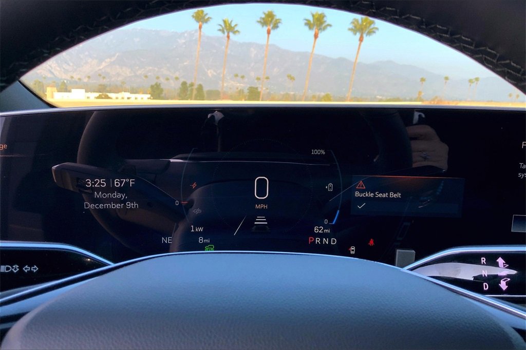 2025 Cadillac Lyriq Luxury photo 22