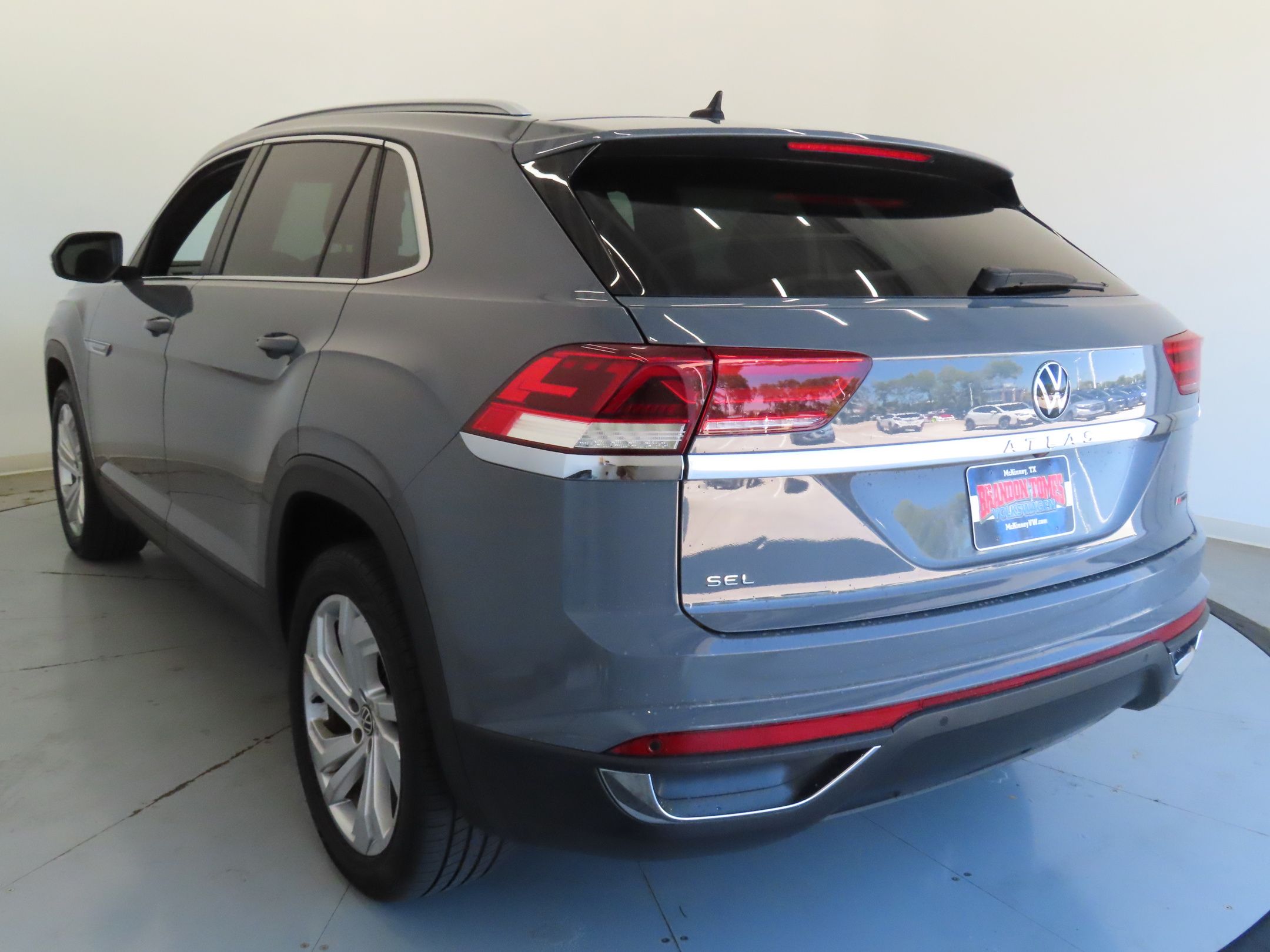 2020 Volkswagen Atlas Cross Sport SEL photo 4
