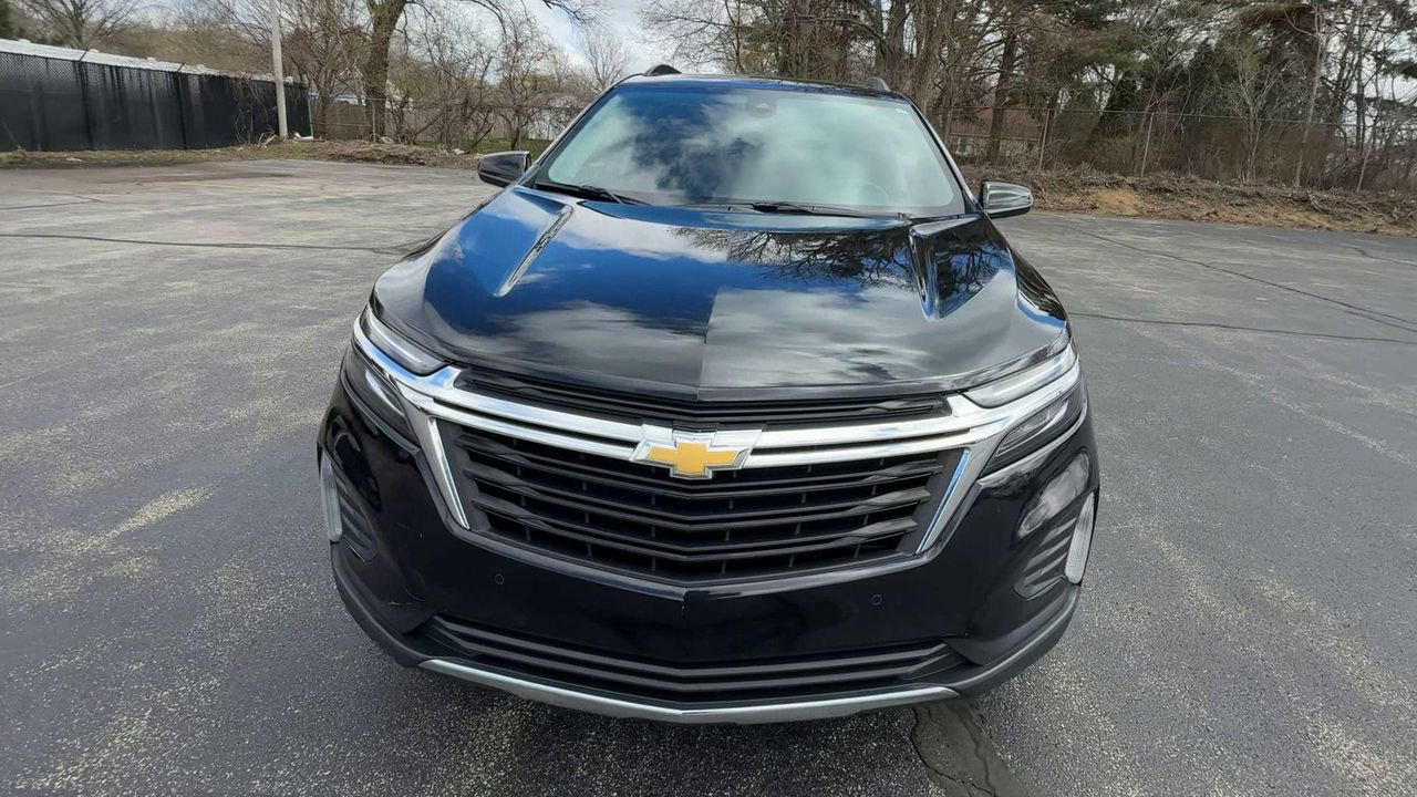 2022 Chevrolet Equinox LT photo 3