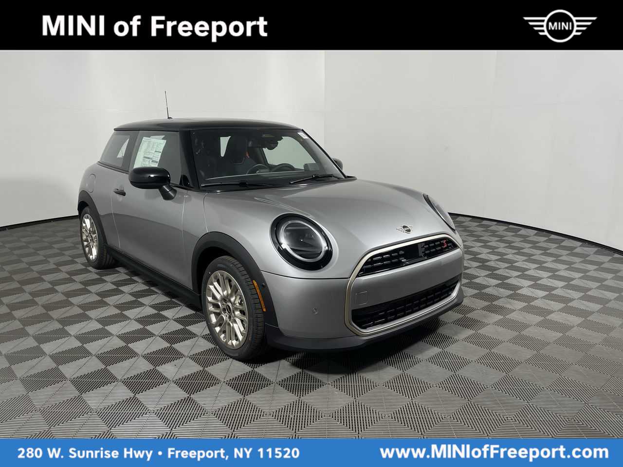 2025 MINI Hardtop 2 Door S's photo