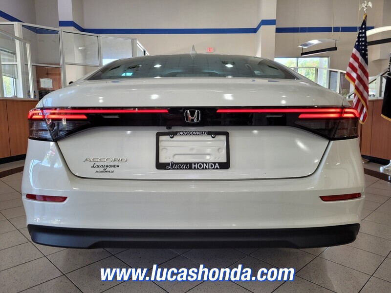 2023 Honda Accord LX photo 5