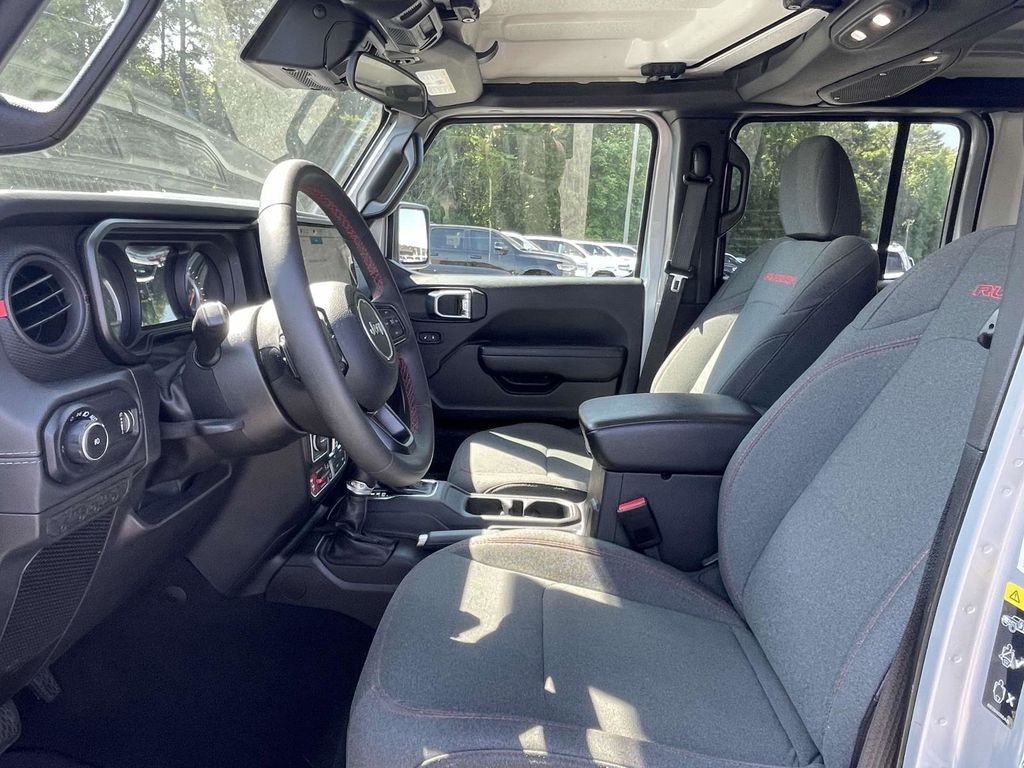 2024 Jeep Wrangler Rubicon photo 21