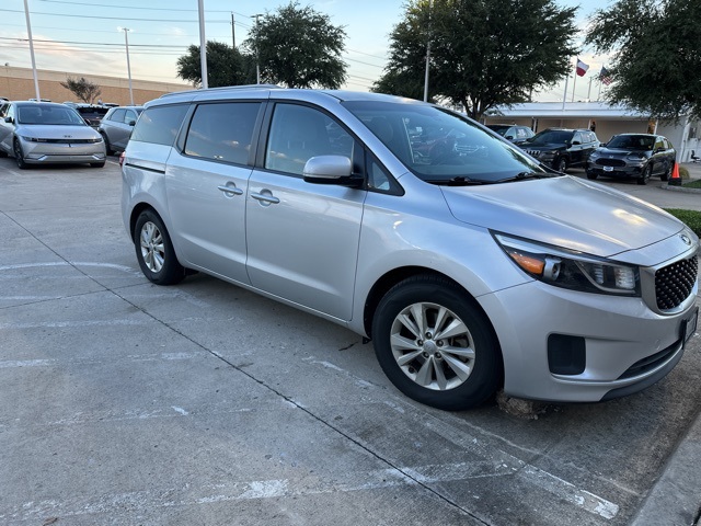 2016 Kia Sedona LX photo 4