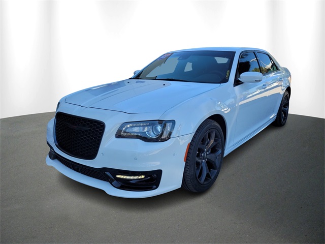 2023 Chrysler 300 S photo 2