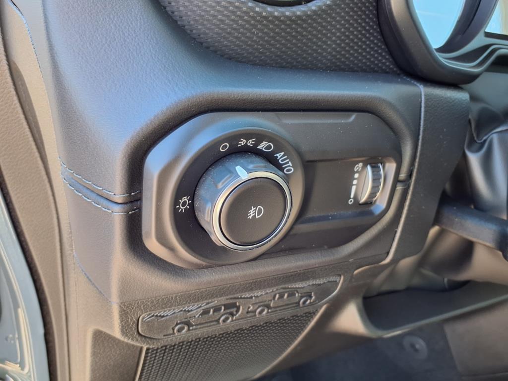 2025 Jeep Wrangler Rubicon photo 8