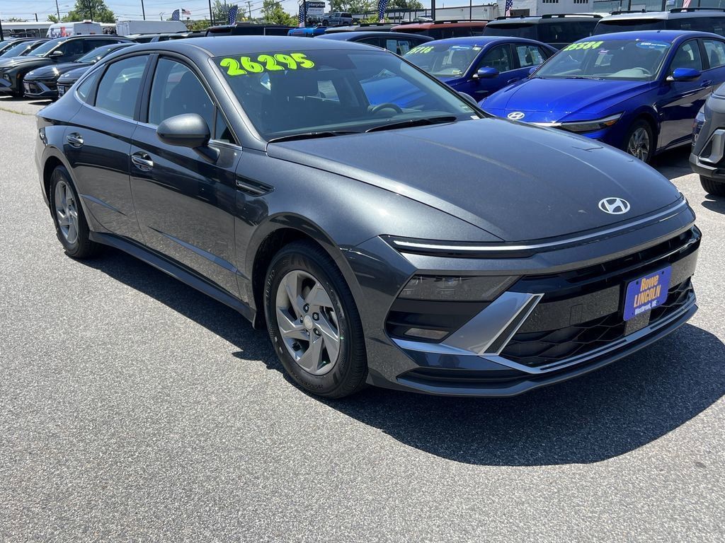 2025 Hyundai Sonata SE photo 4