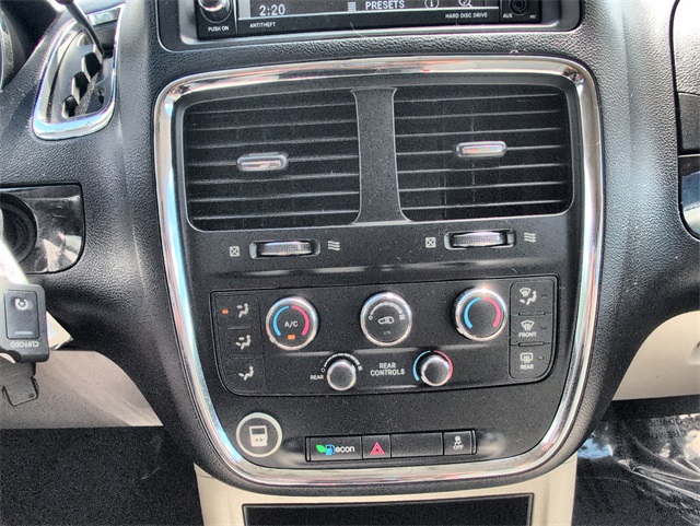2017 Dodge Grand Caravan SE photo 19