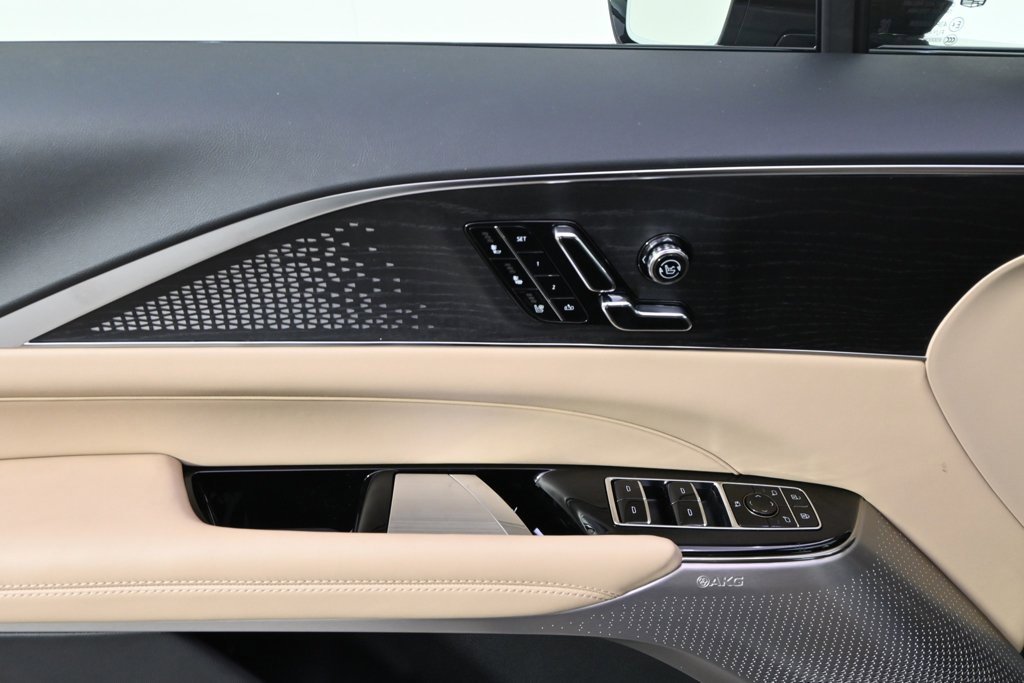 2025 Cadillac Lyriq Sport photo 13