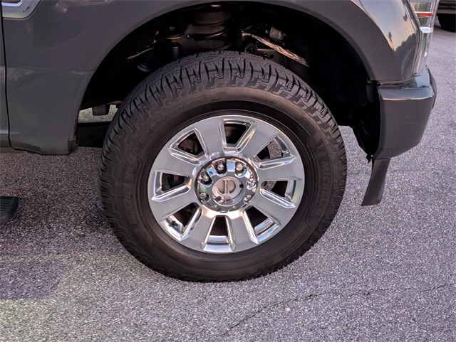 2021 Ford F-350 Platinum photo 18