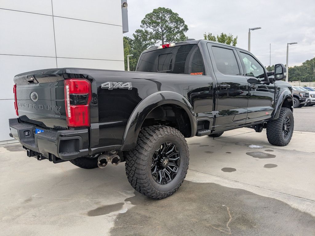 2025 Ford F-250 Lariat photo 4