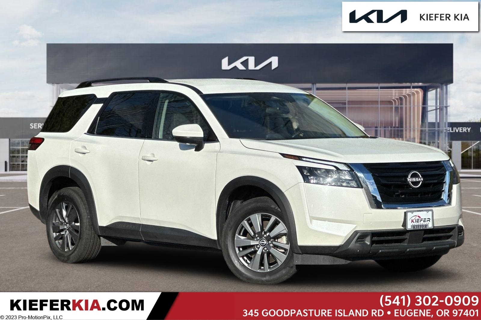 2024 Nissan Pathfinder SV's photo