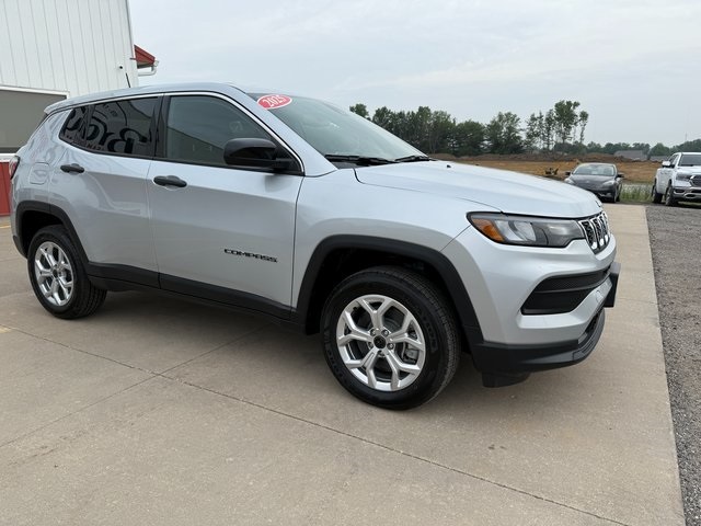 2025 Jeep Compass Sport photo 3