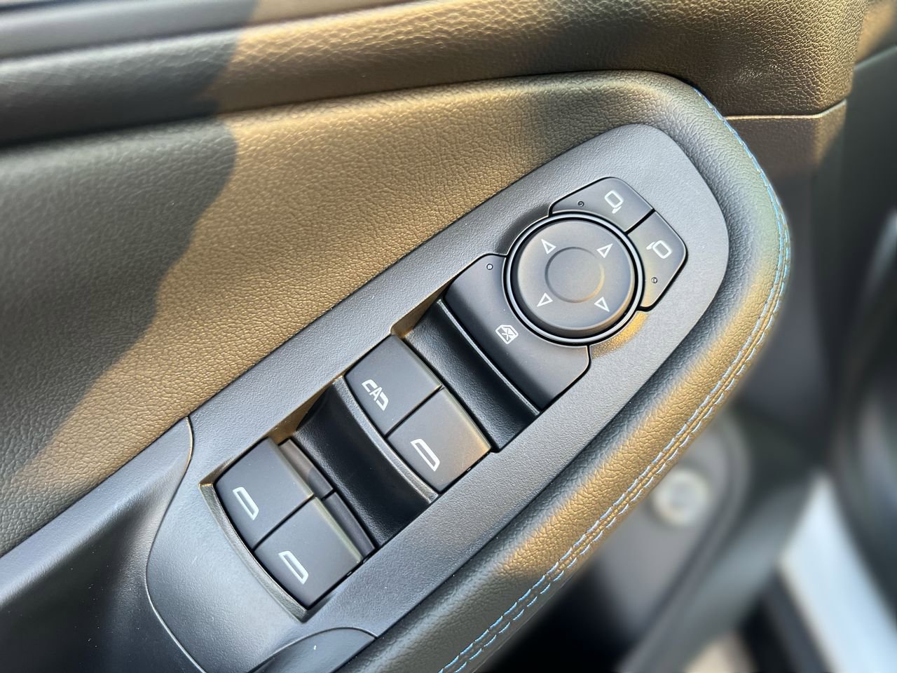 2026 Buick Encore GX Sport Touring photo 18