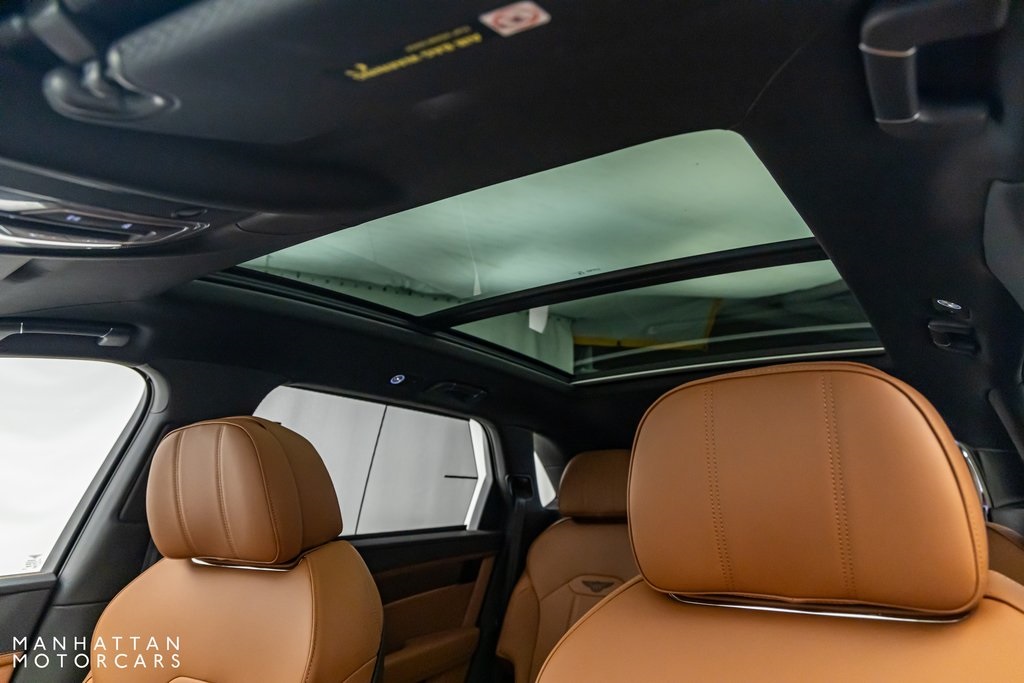2024 Bentley Bentayga EWB photo 18