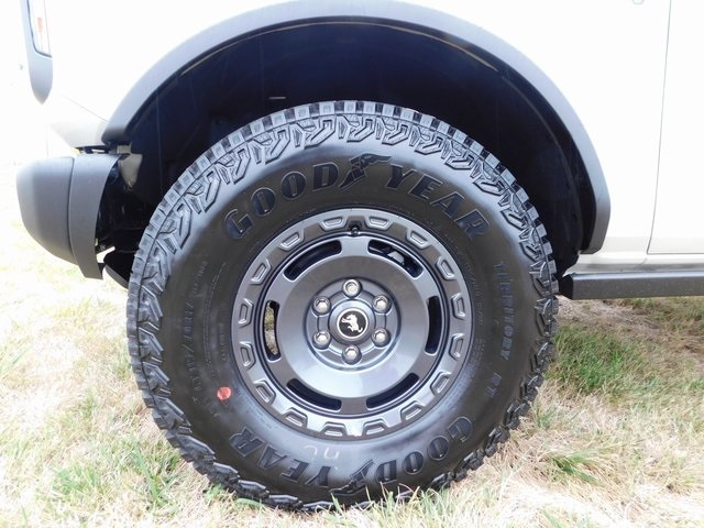 2025 Ford Bronco Badlands photo 9
