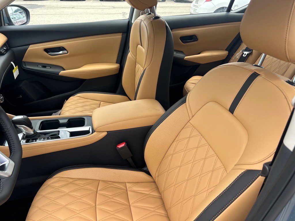 2025 Nissan Sentra SV photo 4