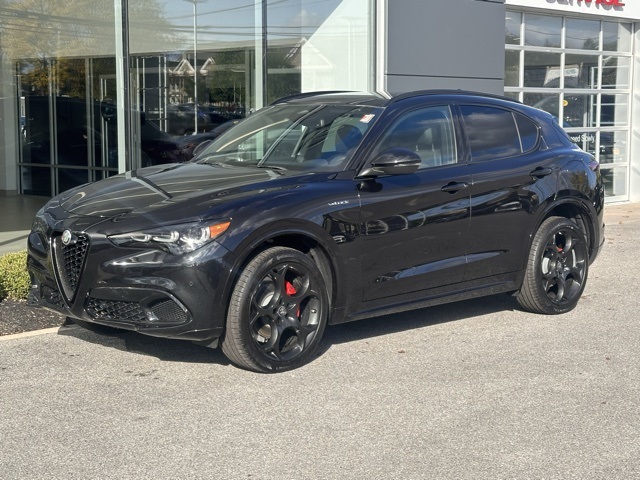 2025 Alfa Romeo Stelvio Base