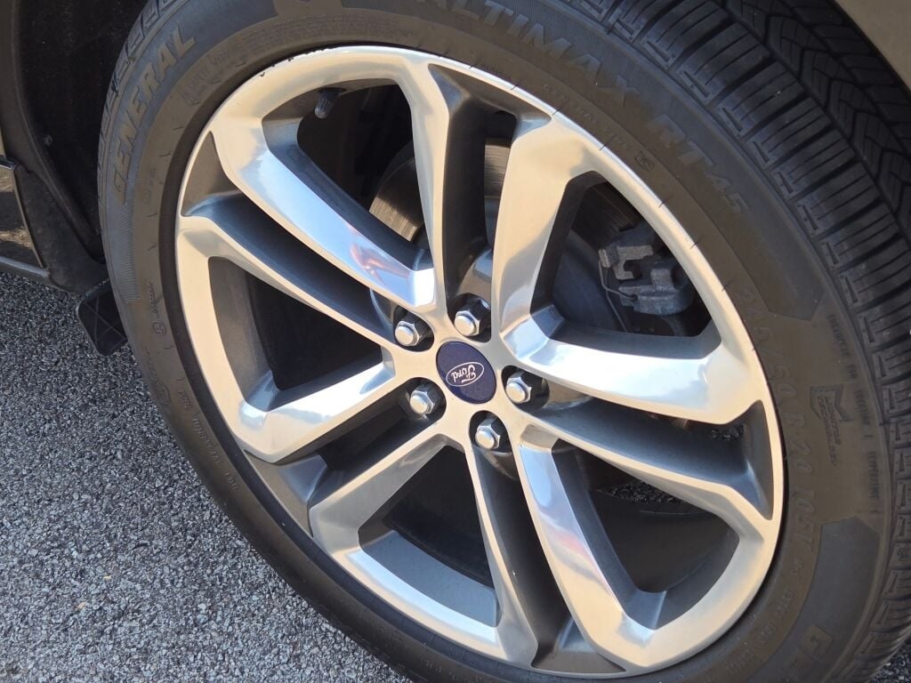 2015 Ford Edge Sport photo 12