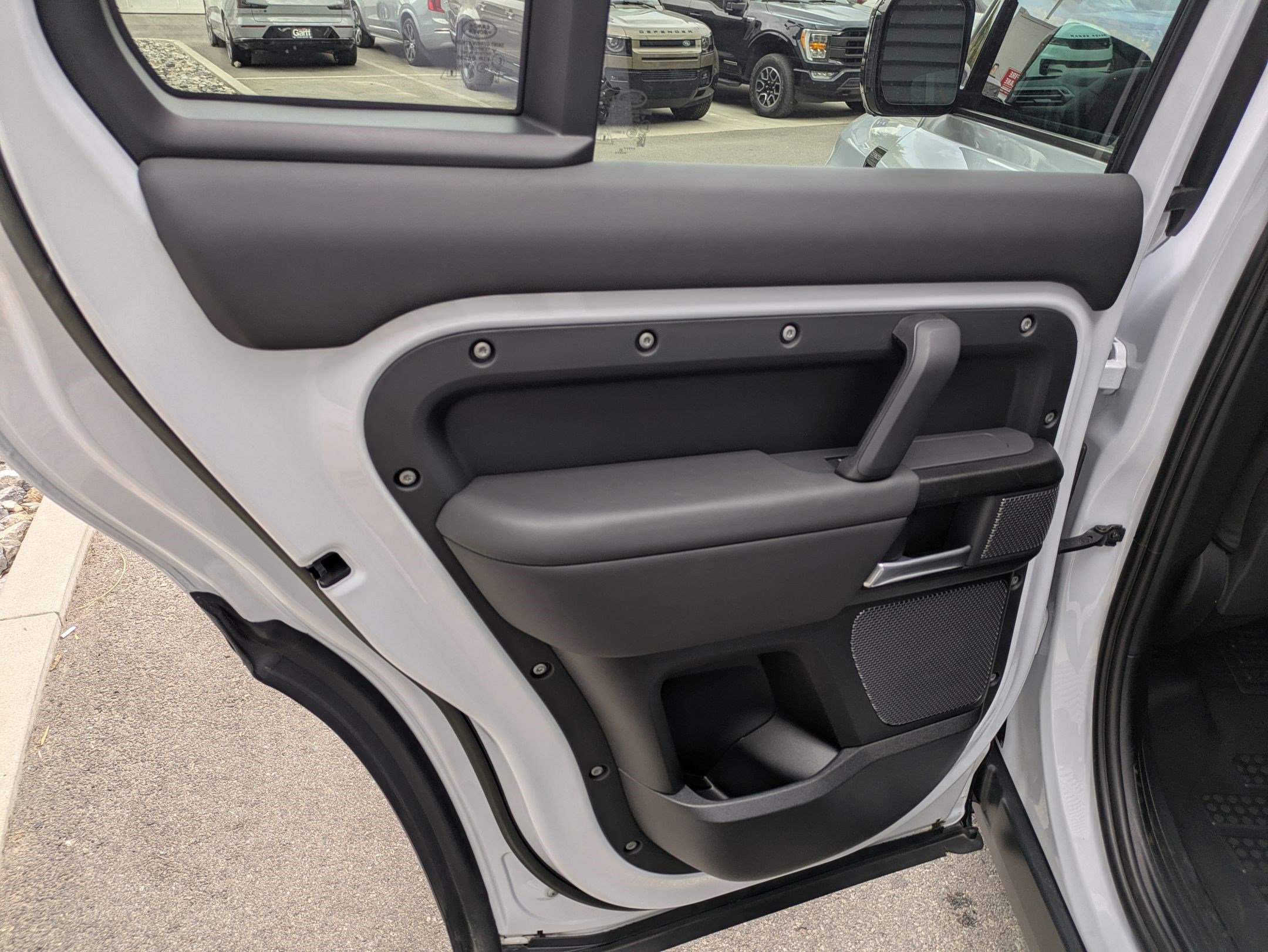 2023 Land Rover Defender 110 V8 110 Carpathian Edition photo 29