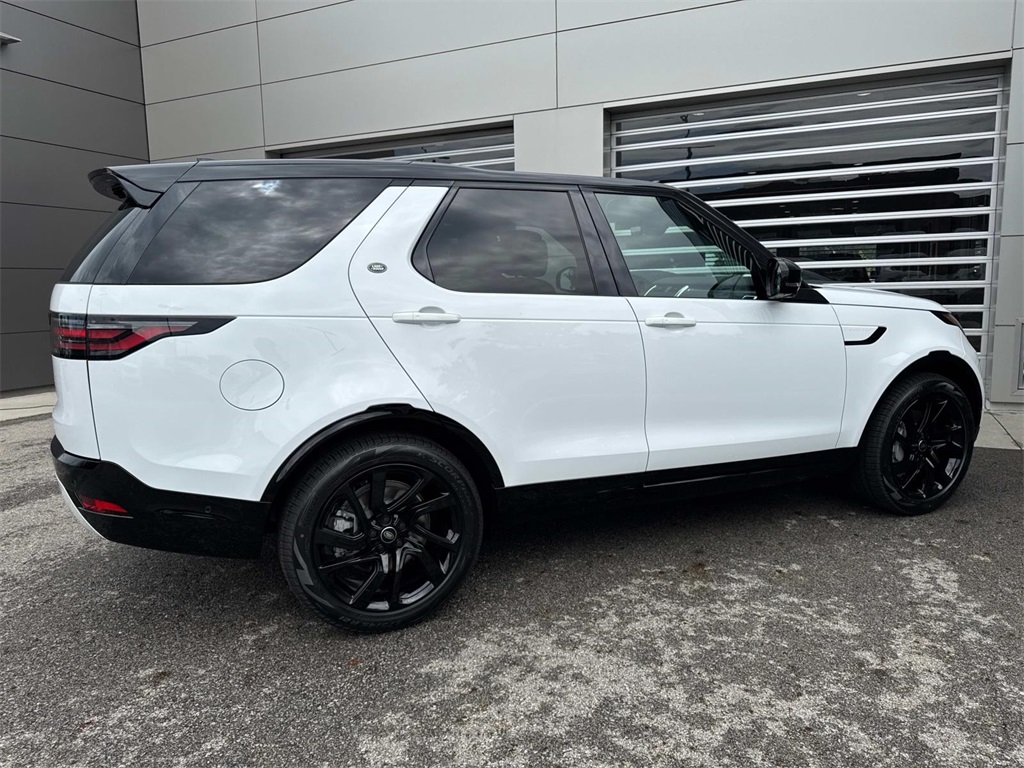 2025 Land Rover Discovery SE photo 8