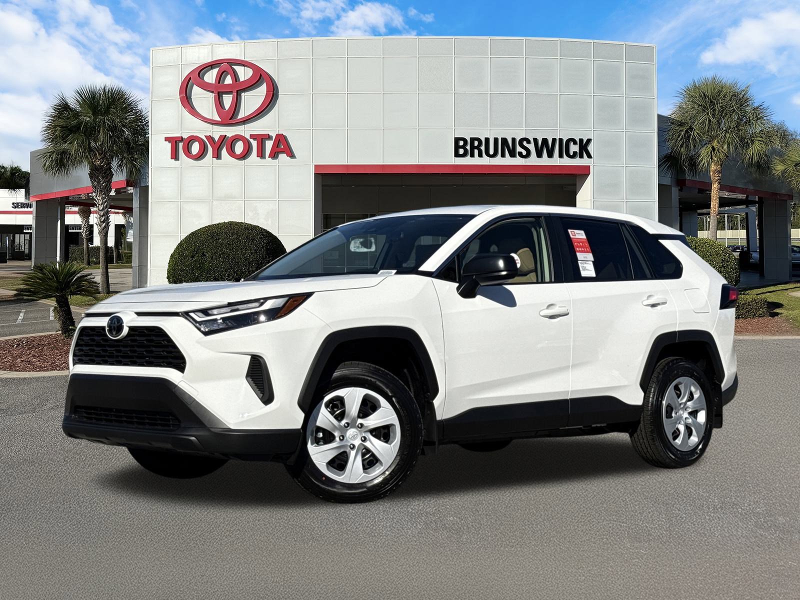 2025 Toyota RAV4 LE's photo