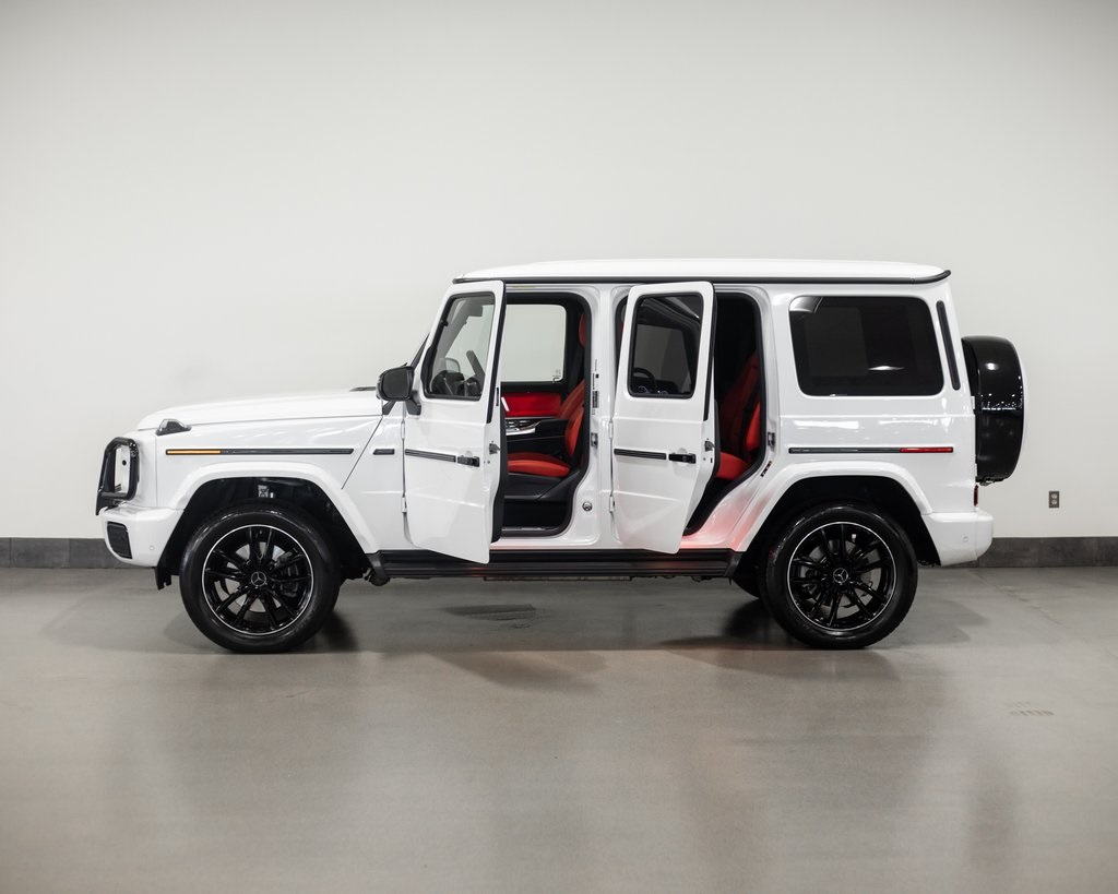 2025 Mercedes Benz G 550 photo 3