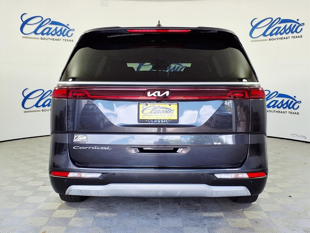 2022 Kia Carnival LX photo 6