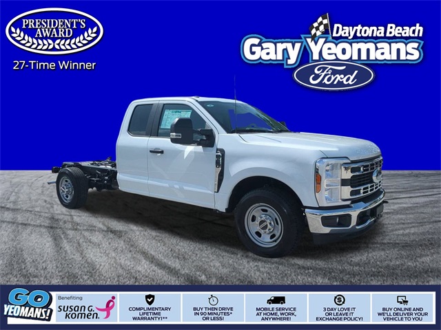 2025 Ford F-350 Super Duty Chassis Cab XL's photo