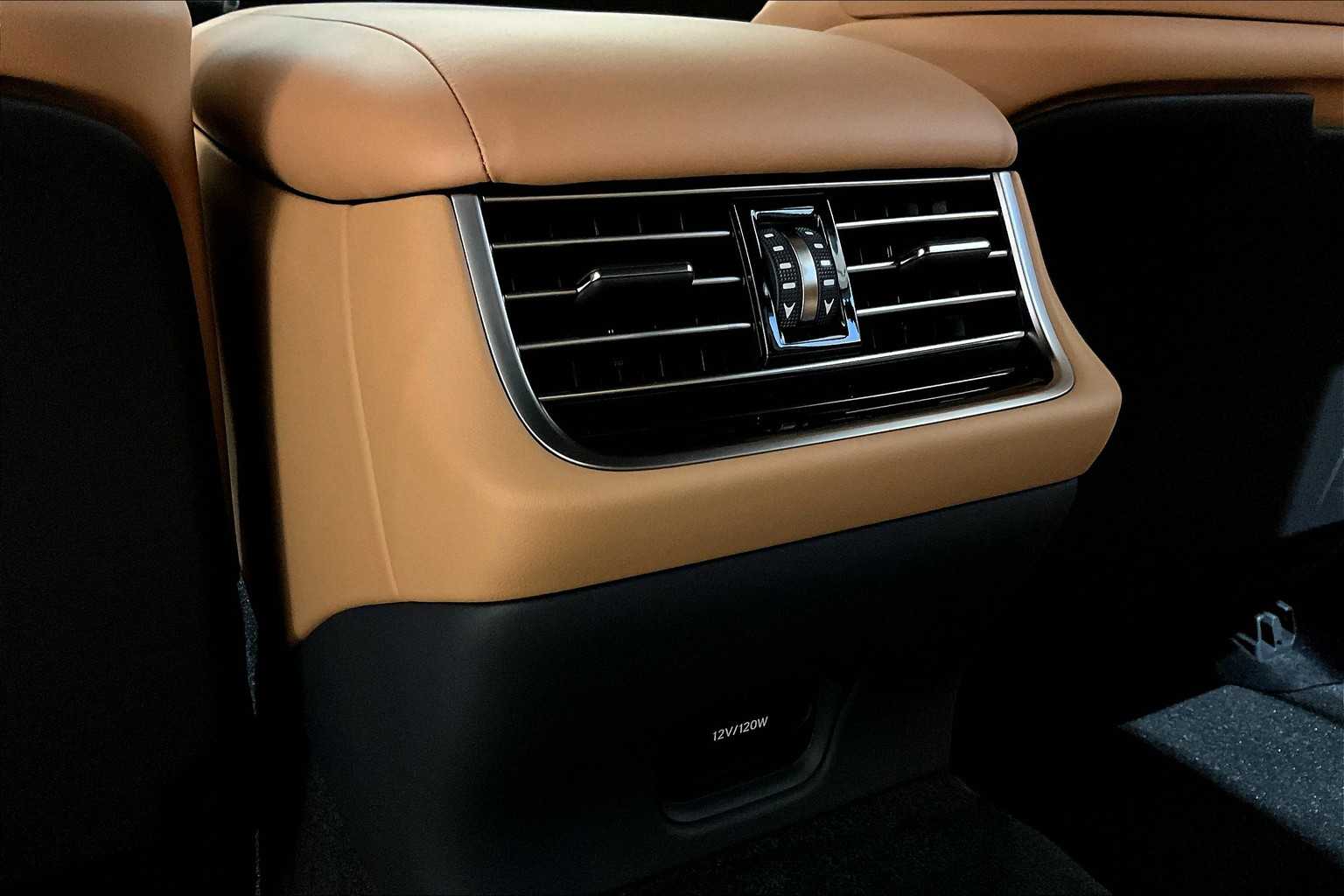 2025 Lexus LS 500 photo 12