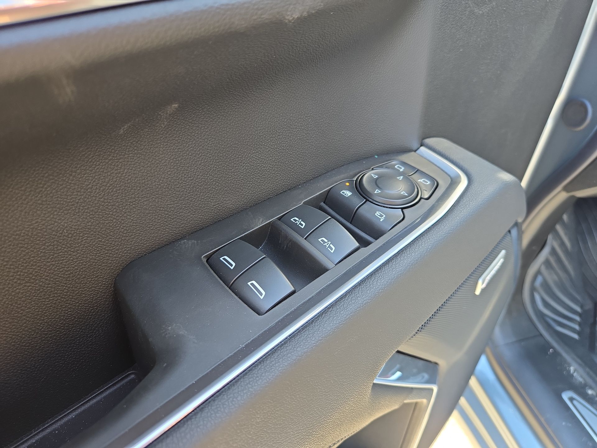 2025 Chevrolet Silverado 1500 LTZ photo 28