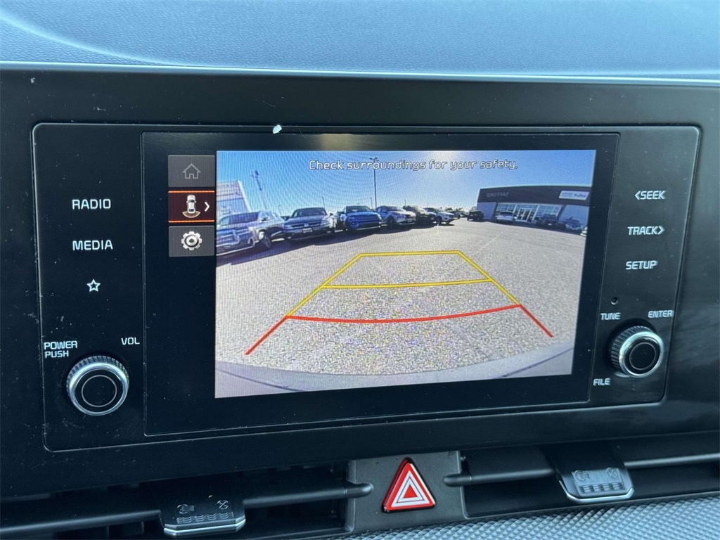 2024 Kia Sportage LX photo 3