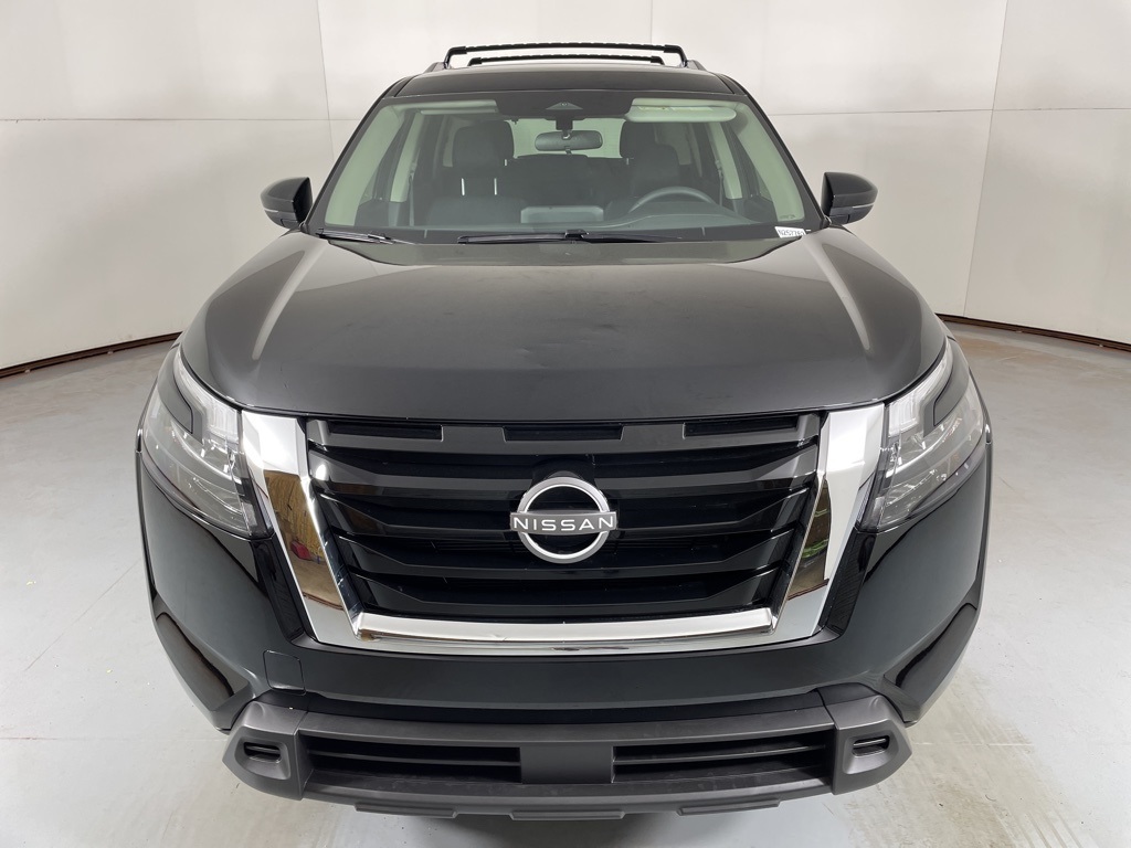 2025 Nissan Pathfinder SV photo 2