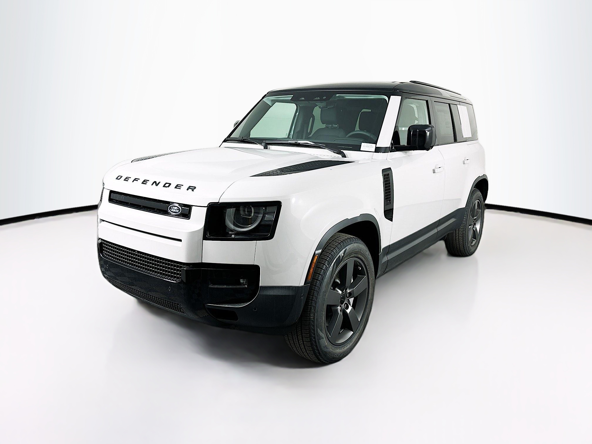 2026 Land Rover Defender S's photo