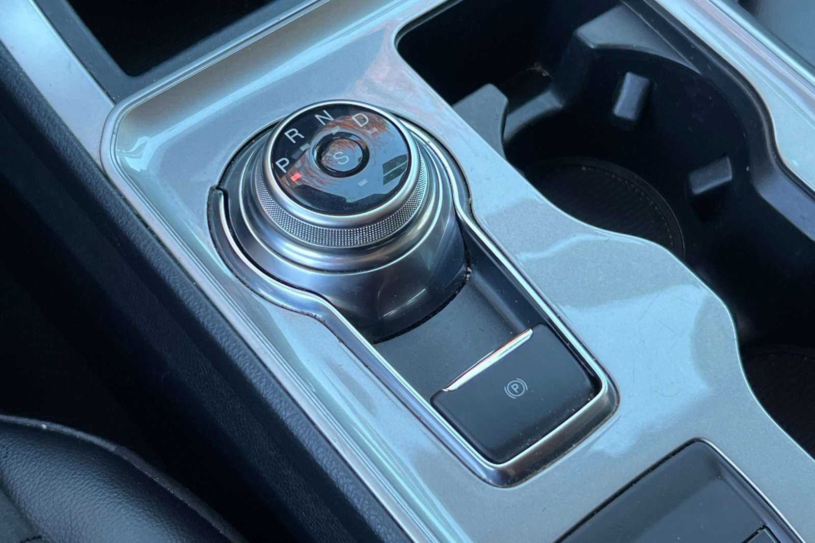 2023 Ford Edge SEL photo 16