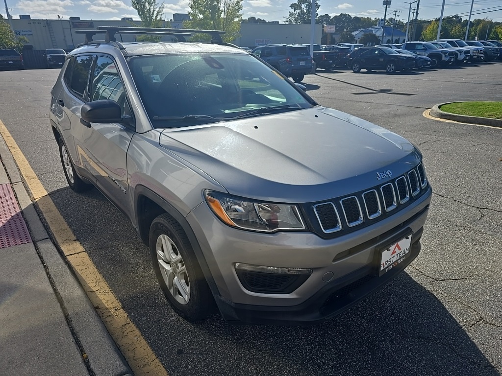 2018 Jeep Compass Sport photo 2