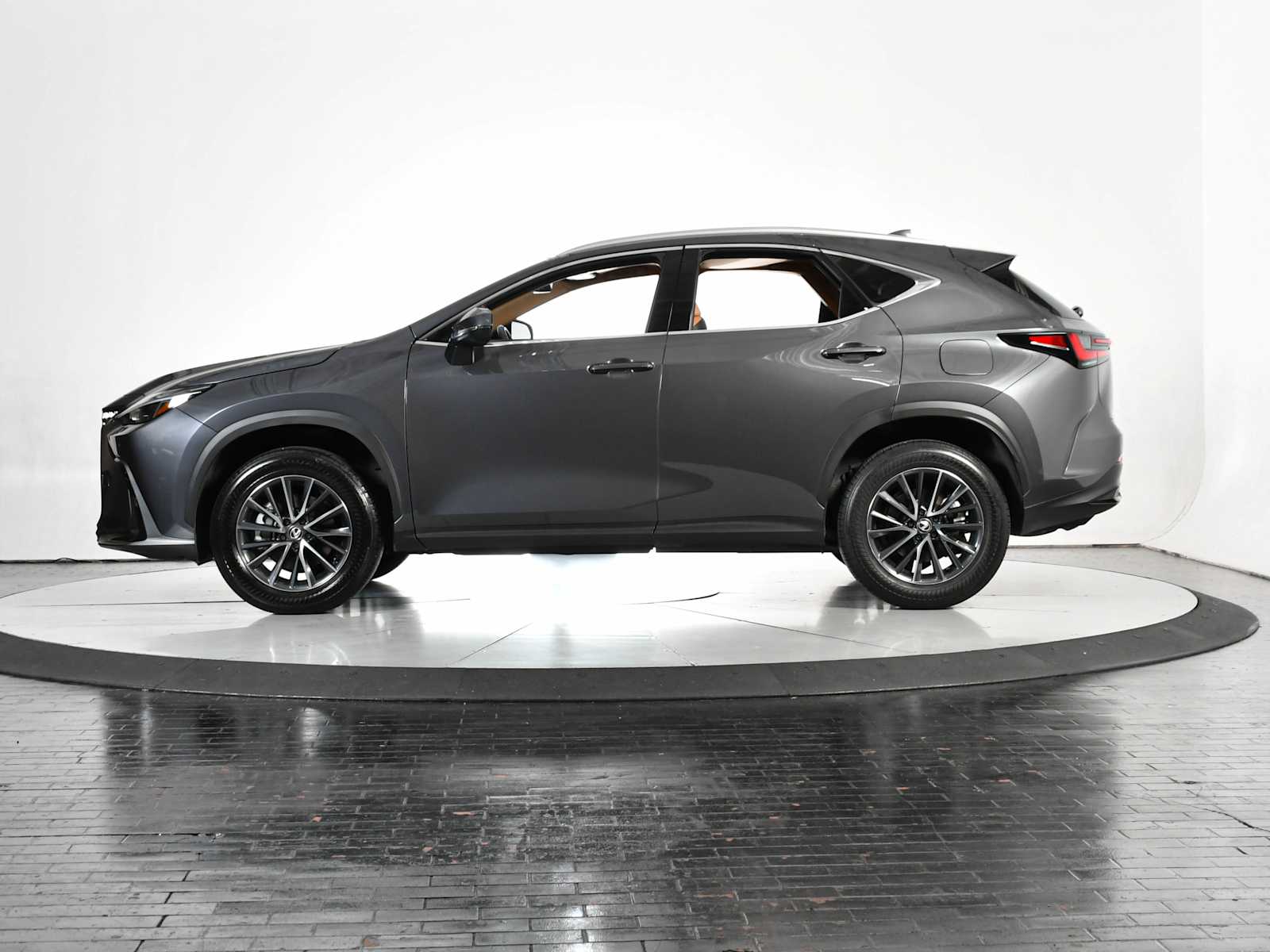2024 Lexus NX 250 Premium photo 2