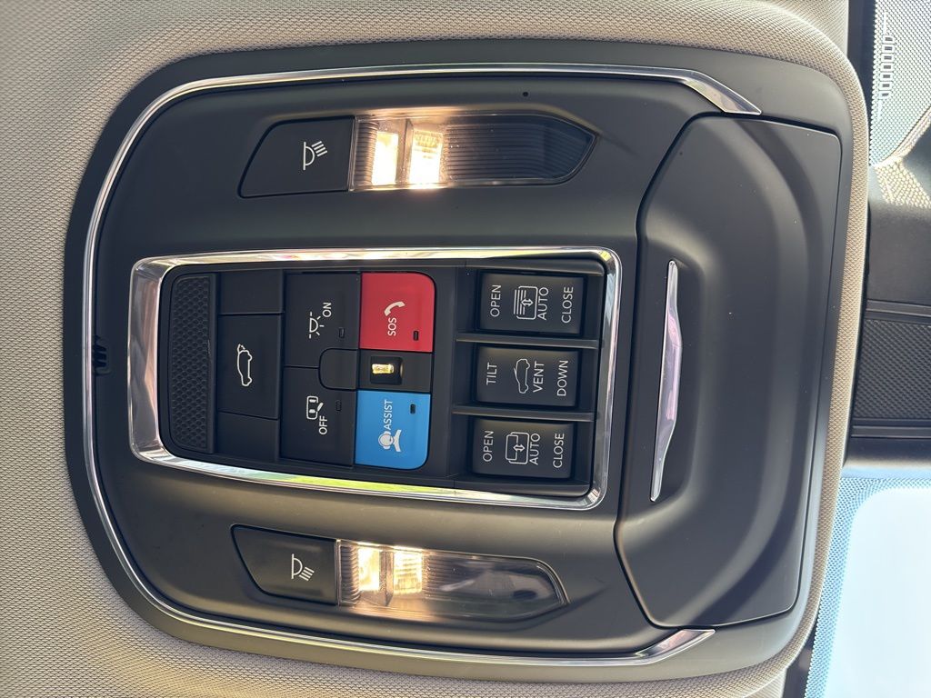2024 Jeep Cherokee Limited 4xe photo 23