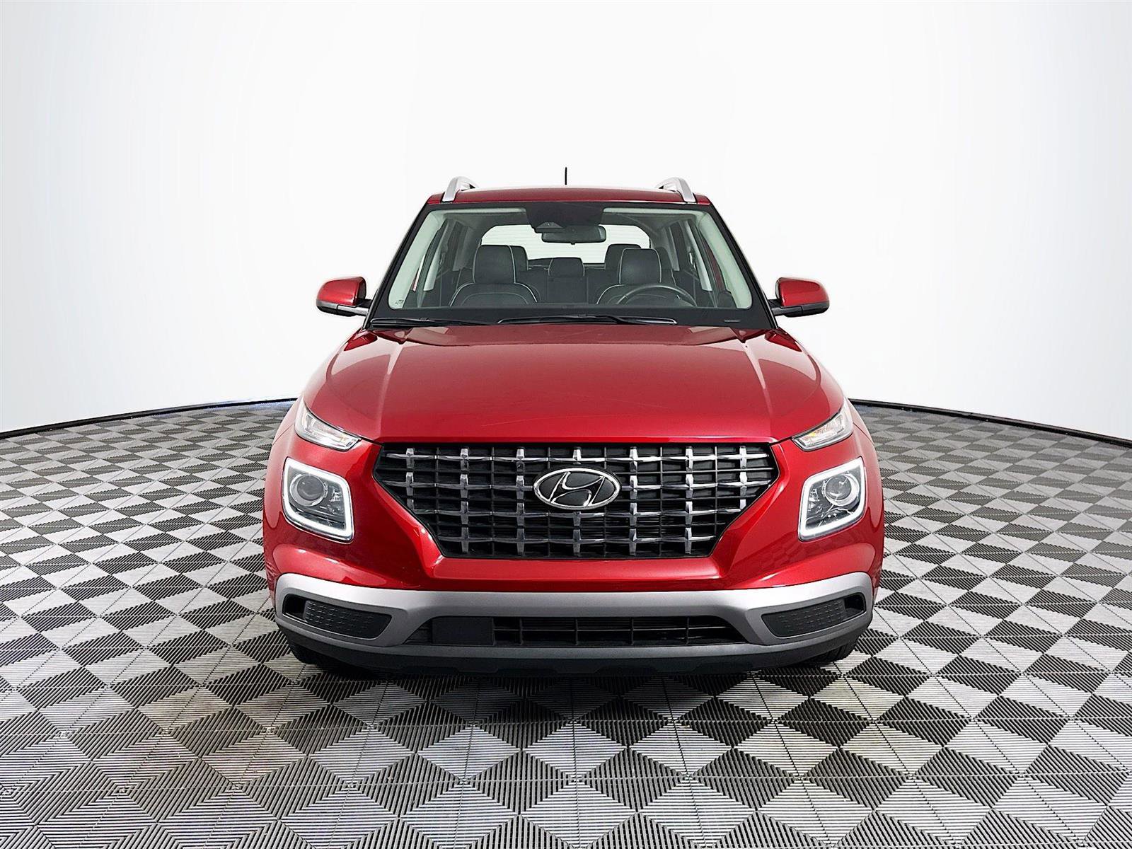 2024 Hyundai Venue Limited photo 2