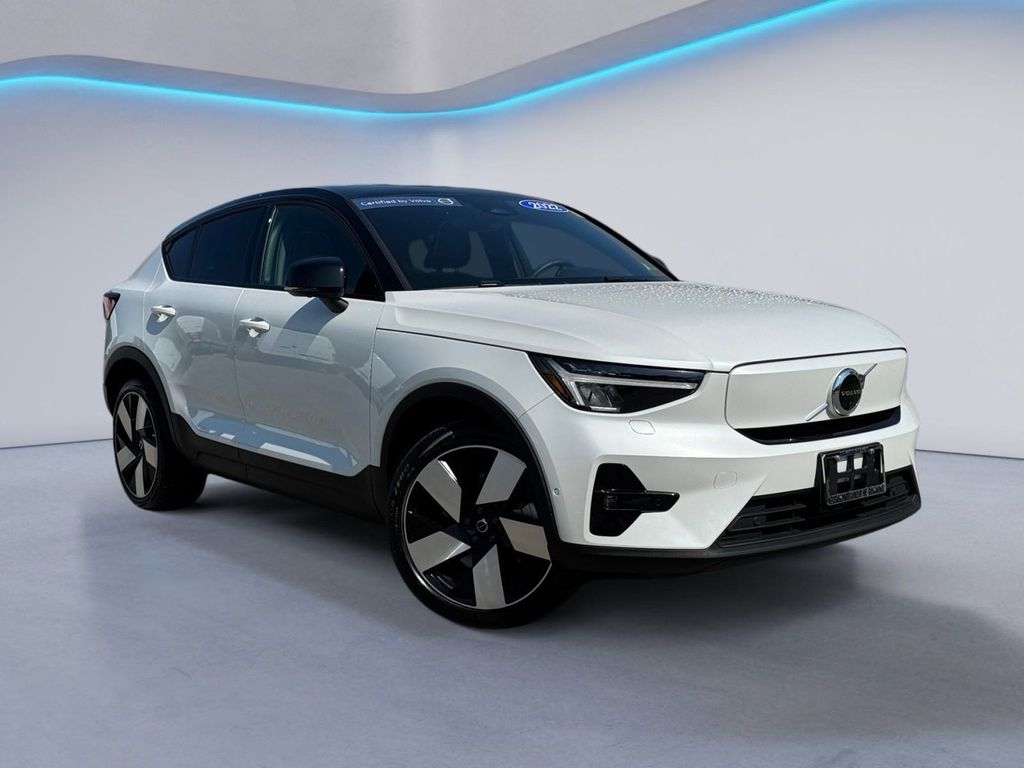 2022 Volvo C40 Recharge Ultimate photo 2