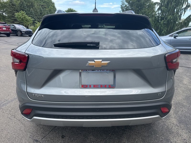 2024 Chevrolet Trax LT photo 4