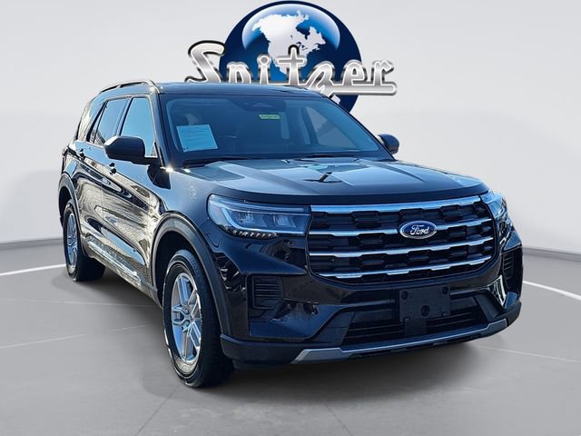 2025 Ford Explorer Active's photo