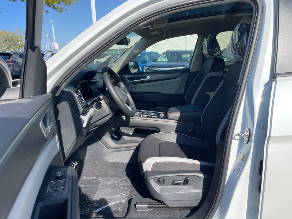 2026 Volkswagen Atlas Peak Edition SE photo 15
