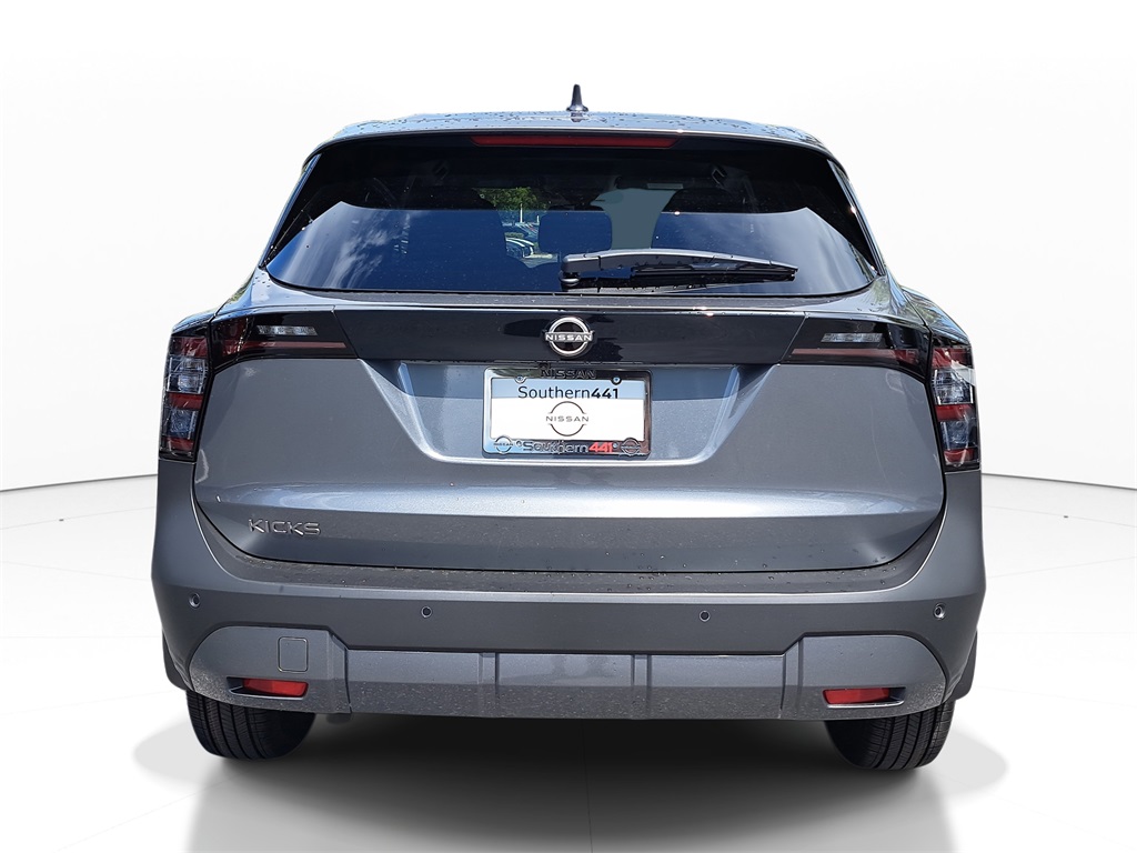 2025 Nissan Kicks SV photo 3
