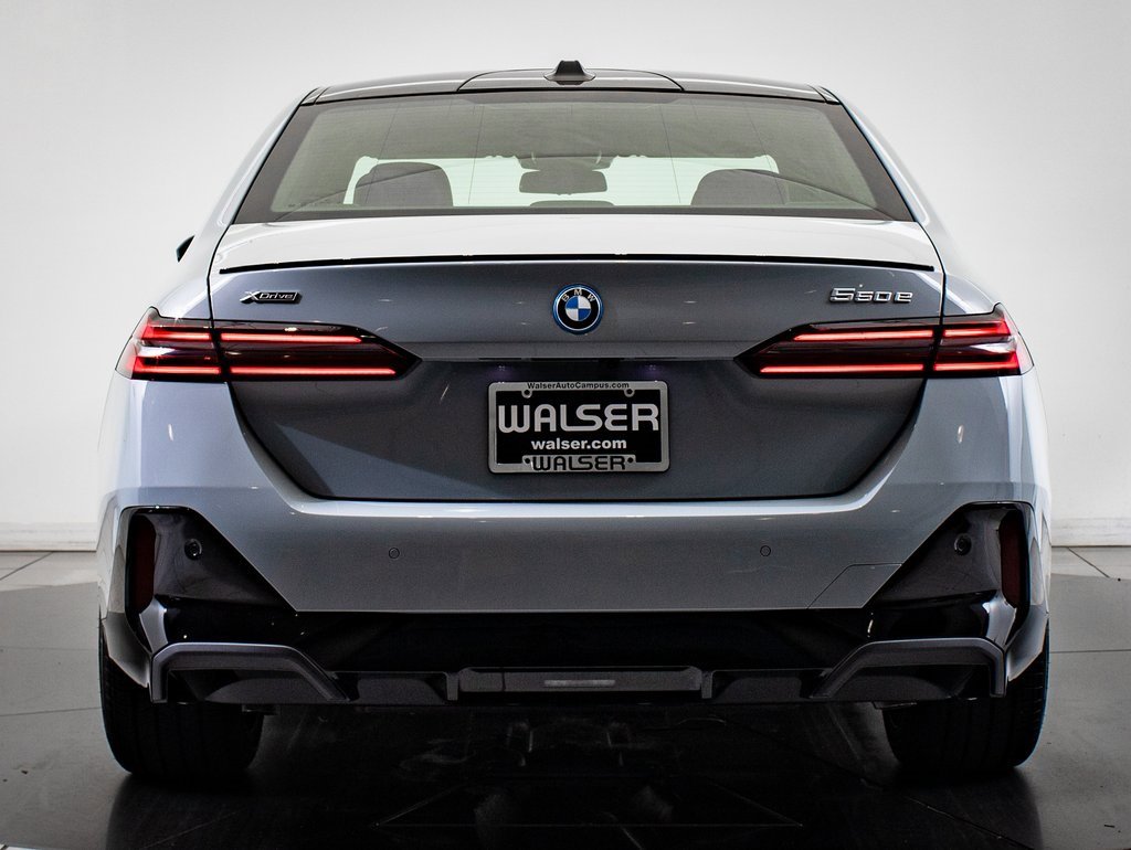 2026 Bmw 550e 550e xDrive photo 6