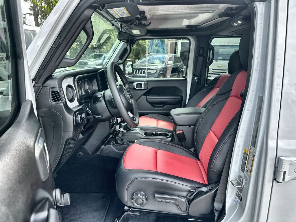 2024 Jeep Gladiator Sport photo 18
