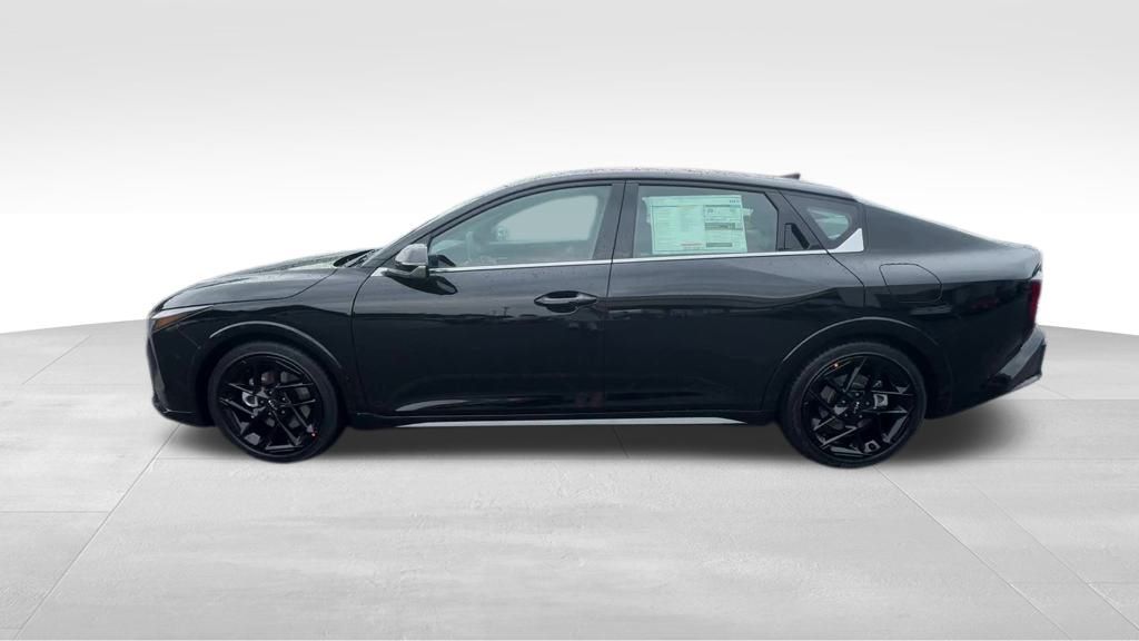 2025 Kia K4 GT-Line Turbo photo 2