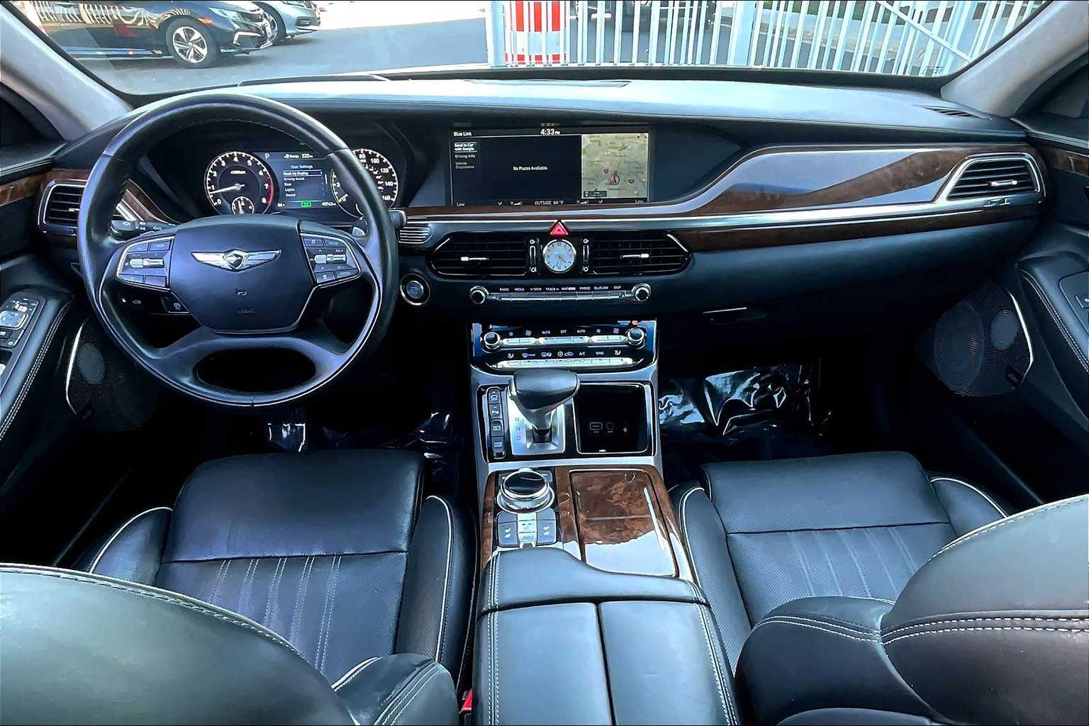2017 Genesis G90 3.3T Premium photo 13