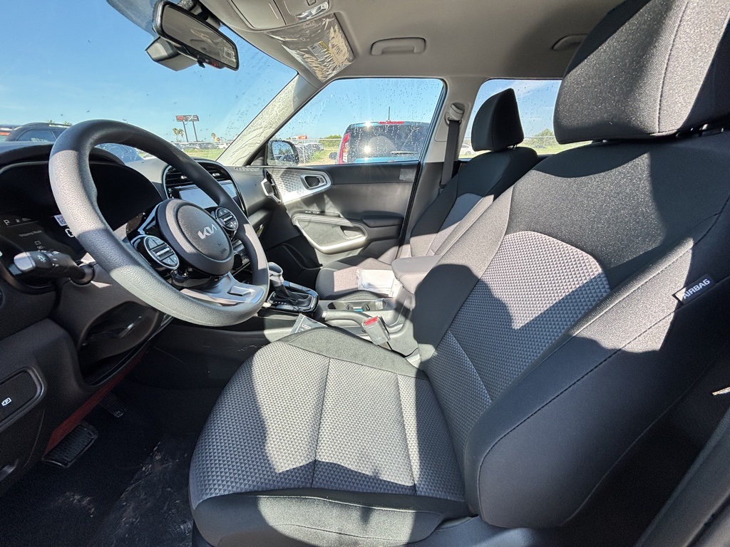 2025 Kia Soul S photo 13