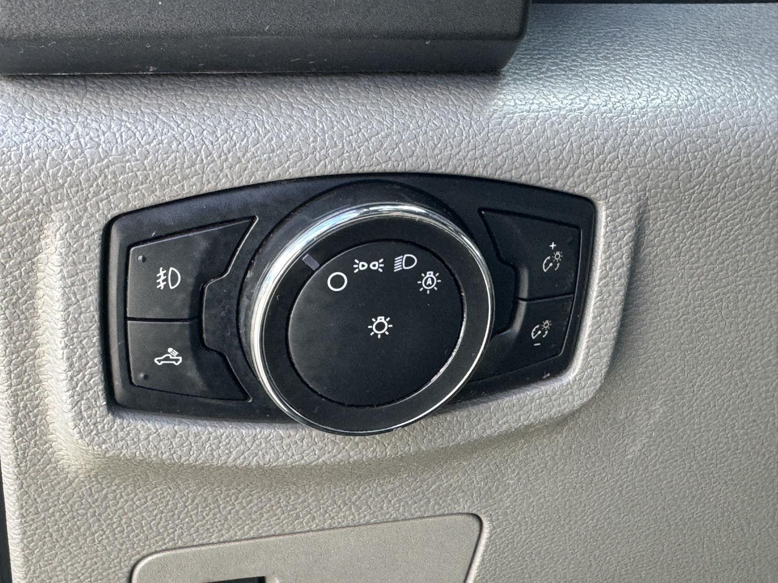 2015 Ford F-150 XLT photo 8