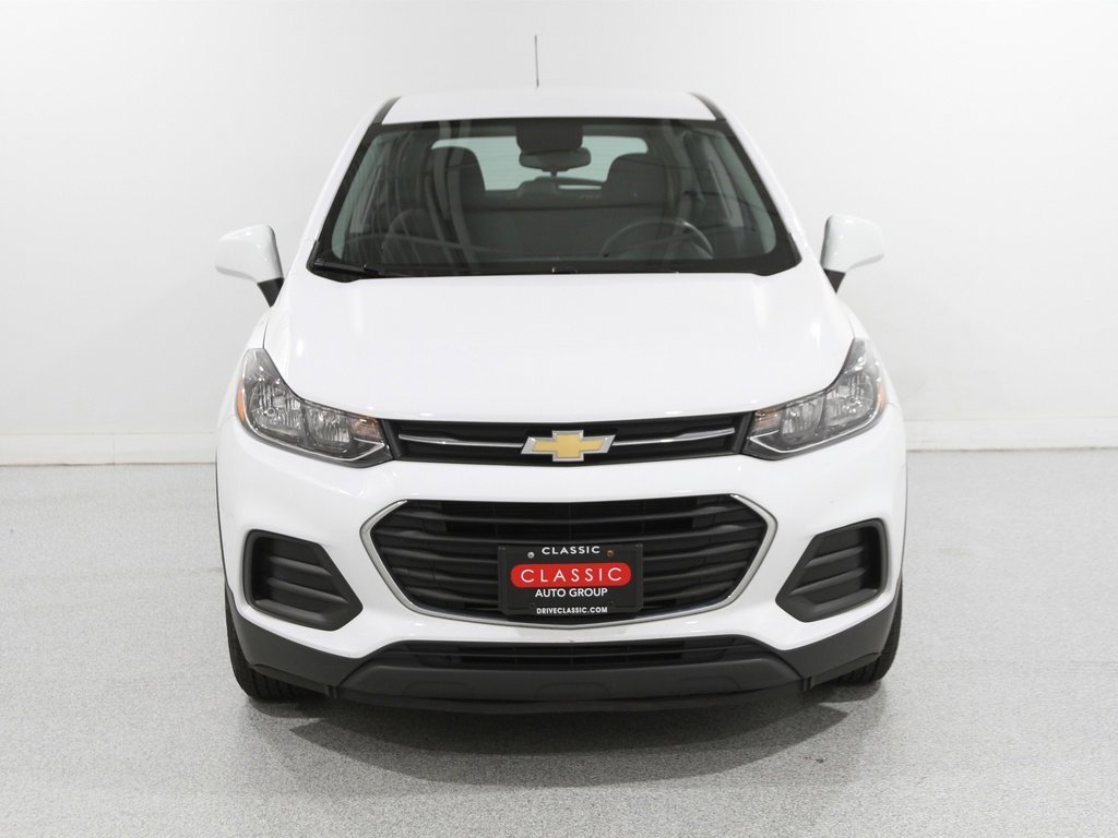 2019 Chevrolet Trax LS photo 2